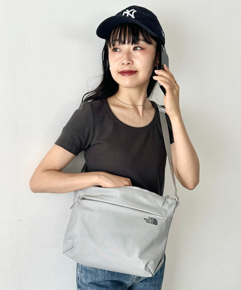 THE NORTH FACE(ザ・ノースフェイス)/ロゴプリント ショルダーバッグ クロスバッグ/SP CROSS BAG M | IM1244064 | グレー