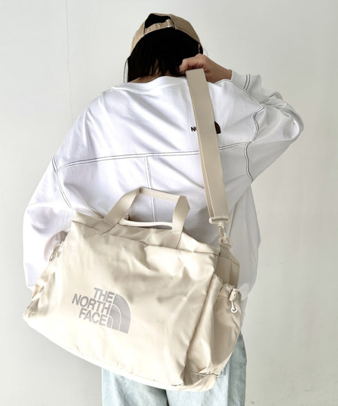 国内未発売 THE NORTH FACE(ザ・ノースフェイス)/2WAY 軽量 大容量 巾着型 ショルダー ボストン トラベル ダッフルバッグ/BONNEY DUFFLE BAG | IM1251048 | クリーム