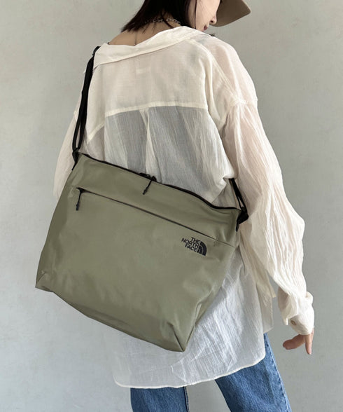 THE NORTH FACE(ザ・ノースフェイス)/軽量 A4サイズ収納可能 ロゴプリント ショルダー クロスバッグ/SP CROSS BAG L | IM1251052 | カーキ