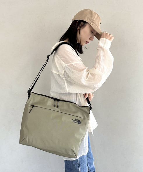 THE NORTH FACE(ザ・ノースフェイス)/軽量 A4サイズ収納可能 ロゴプリント ショルダー クロスバッグ/SP CROSS BAG L | IM1251052 | カーキ