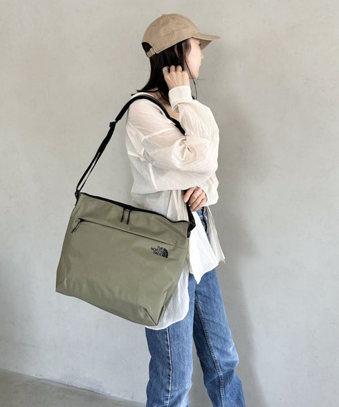 THE NORTH FACE(ザ・ノースフェイス)/軽量 A4サイズ収納可能 ロゴプリント ショルダー クロスバッグ/SP CROSS BAG L | IM1251052 | カーキ