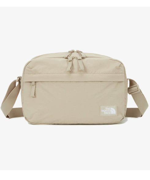 THE NORTH FACE(ザ・ノースフェイス)/軽量 ワンポイントロゴ ショルダー クロスバッグ/TRAVEL CROSS BAG M | IM1251053 | グレイッシュベージュ