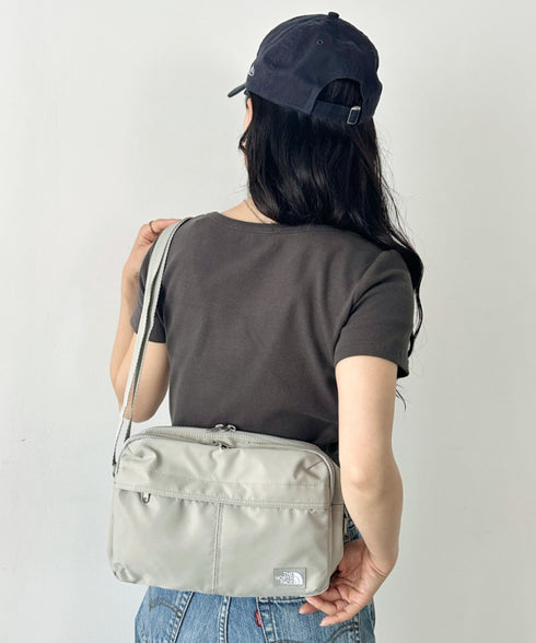 THE NORTH FACE(ザ・ノースフェイス)/軽量 ワンポイントロゴ ショルダー クロスバッグ/TRAVEL CROSS BAG M | IM1251053 | カーキ