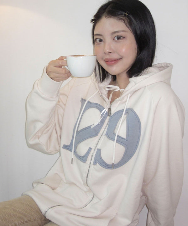 ILLIGO(イリゴ)/ロゴパッチ フルジップパーカー フーディー/129 LOGO PATCH HOODED ZIPUP | AT2251063 | クリーム
