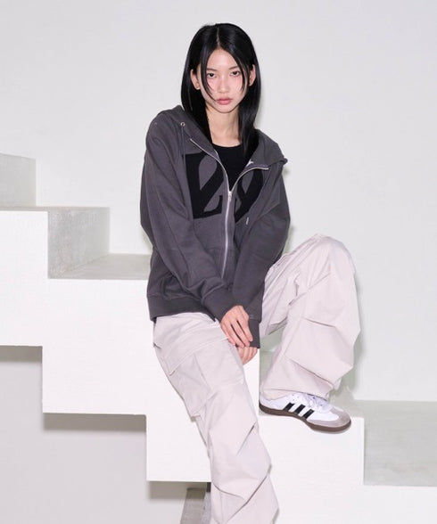 ILLIGO(イリゴ)/ロゴパッチ フルジップパーカー フーディー/129 LOGO PATCH HOODED ZIPUP | AT2251063 | チャコールグレー