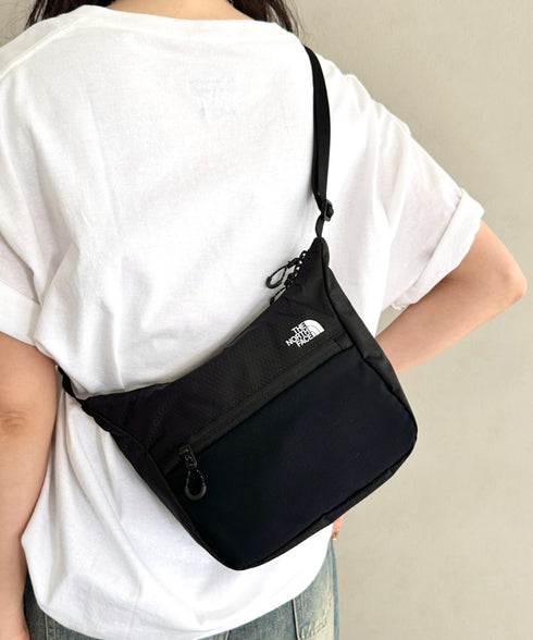 THE NORTH FACE(ザ・ノースフェイス)/軽量 ロゴプリント ミニ ショルダー クロスバッグ/MT LITE CROSS BAG | IM1251064 | ブラック