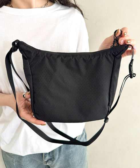 THE NORTH FACE(ザ・ノースフェイス)/軽量 ロゴプリント ミニ ショルダー クロスバッグ/MT LITE CROSS BAG | IM1251064 | ブラック