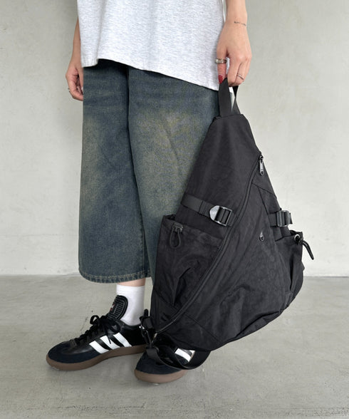 ワンショルダーナイロンボディバッグ | BA1255025 | ブラック