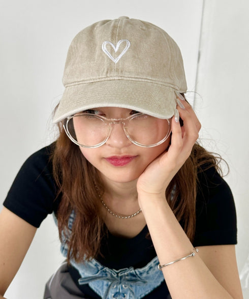 ハート刺繍ピグメントキャップ | CL5255033 | ベージュ