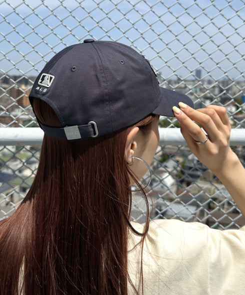 MLB KOREA(エムエルビーコリア)/ヴィンテージ ダメージ ロゴ刺繍 ベースボール キャップ 帽子/varsity vintage unstructured ball-cap | AT5252017 | ダークグレー