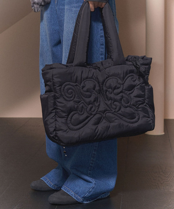 FANCY CLUB(ファンシークラブ)/パデッド パファー バタフライ キルティング ショルダー トートバッグ 軽量/CUDDLE PADDED SHOULDER BAG | AT1252029 | ブラック
