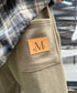 MUCENT(ムセント)/ユニセックス ワイド ルーズ ロゴ ジョガー スウェットパンツ/LASH METAL LOGO JOGGER SWEAT WIDE PANTS UNISEX | AT2252030 | カーキ