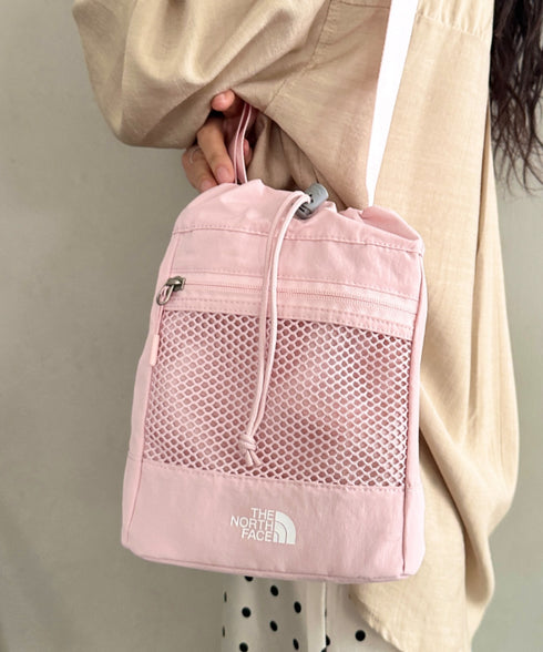 THE NORTH FACE(ザ・ノースフェイス)/巾着 メッシュ ミニ ショルダーバッグ バケットバッグ/MESH BUCKET BAG MINI | IM1252041 | ライトピンク
