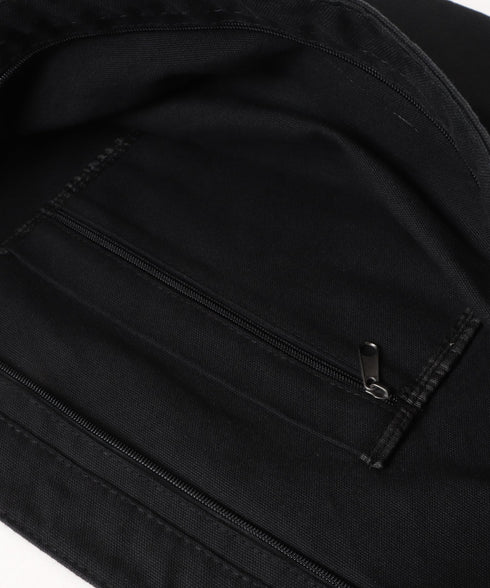 MUCENT(ムセント)/ユニセックス ワンポイントロゴ ショルダーバッグ メッセンジャー クロスボディバッグ/Syner Messenger Crossbody BAG UNISEX | AT1252077 | ブラック