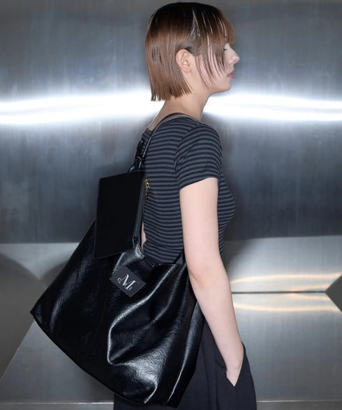 MUCENT(ムセント)/A4サイズ対応 軽量 ポーチ付き ショルダーバッグ/Cats Double Line Eyelet Leather Shoulder Bag UNISEX | AT1252078 | ブラック