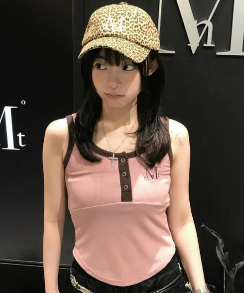 MUCENT(ムセント)/配色 ボタン リブ タンクトップ/COLOR-POP BUTTON CROP SLEEVELESS | AT2252082 | ピンク