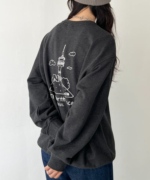 THE NORTH FACE(ザ・ノースフェイス)/バックプリント コットン スウェット クルーネック 大きめサイズあり/M'S SEOUL FOUR SEASONS SWEATSHIRTS | IM2253020 | チャコールグレー