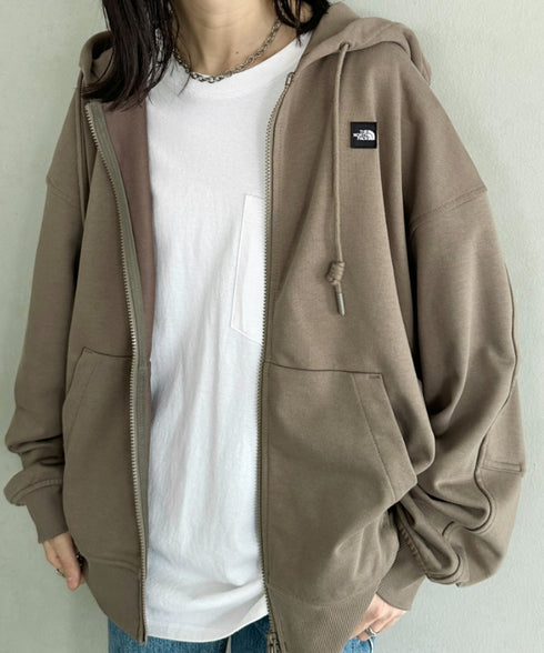 THE NORTH FACE(ザ・ノースフェイス)/ESSENTIAL HOOD ZIP UP/ワンポイント ロゴ ジップパーカー フーディ タックデザイン | IM2253021 | ブラウン