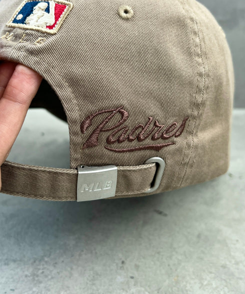 MLB KOREA(エムエルビーコリア)/ヴィンテージ 刺繍 ロゴパッチ メジャーリーグ ベースボール キャップ 帽子/Vintage Cooperstown Patch Unstruck Ball Cap | AT5253044 | ベージュ