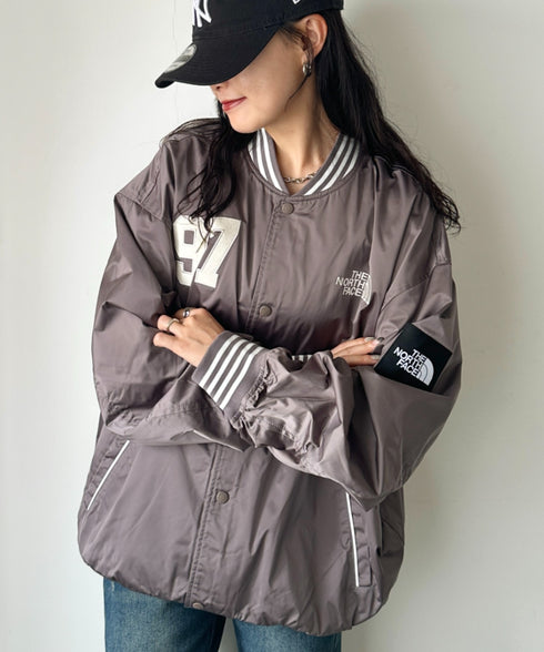 THE NORTH FACE(ザ・ノースフェイス)/ロゴ刺繍 ワッペン スタジャン ジャケット/SPORTY BOMBER JACKET | IM2253061 | ブラウン