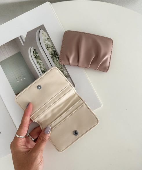 ギャザーデザインコンパクトカードケース | MD6253047 | アイボリー