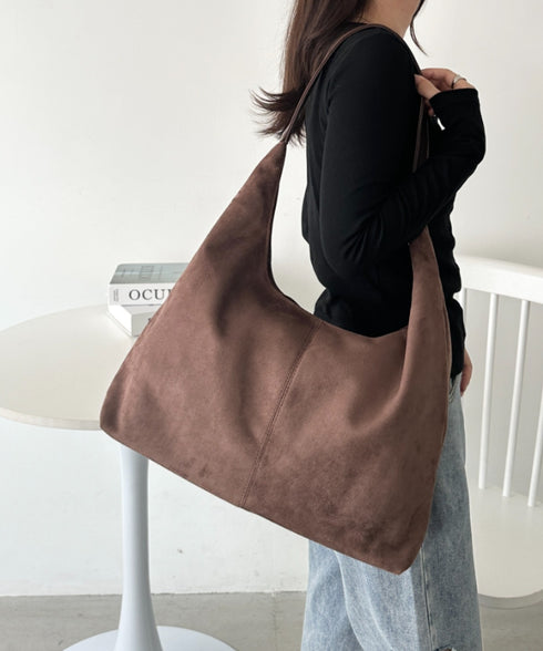 【A4サイズ対応】フェイクスエードショルダーバッグ | CL1256025 | ブラウン