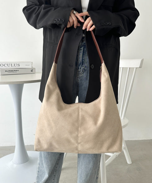 【A4サイズ対応】フェイクスエードショルダーバッグ | CL1256025 | ライトベージュ