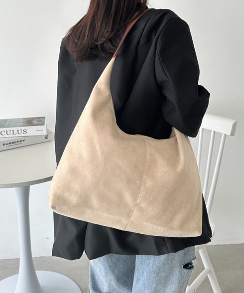 【A4サイズ対応】フェイクスエードショルダーバッグ | CL1256025 | ライトベージュ