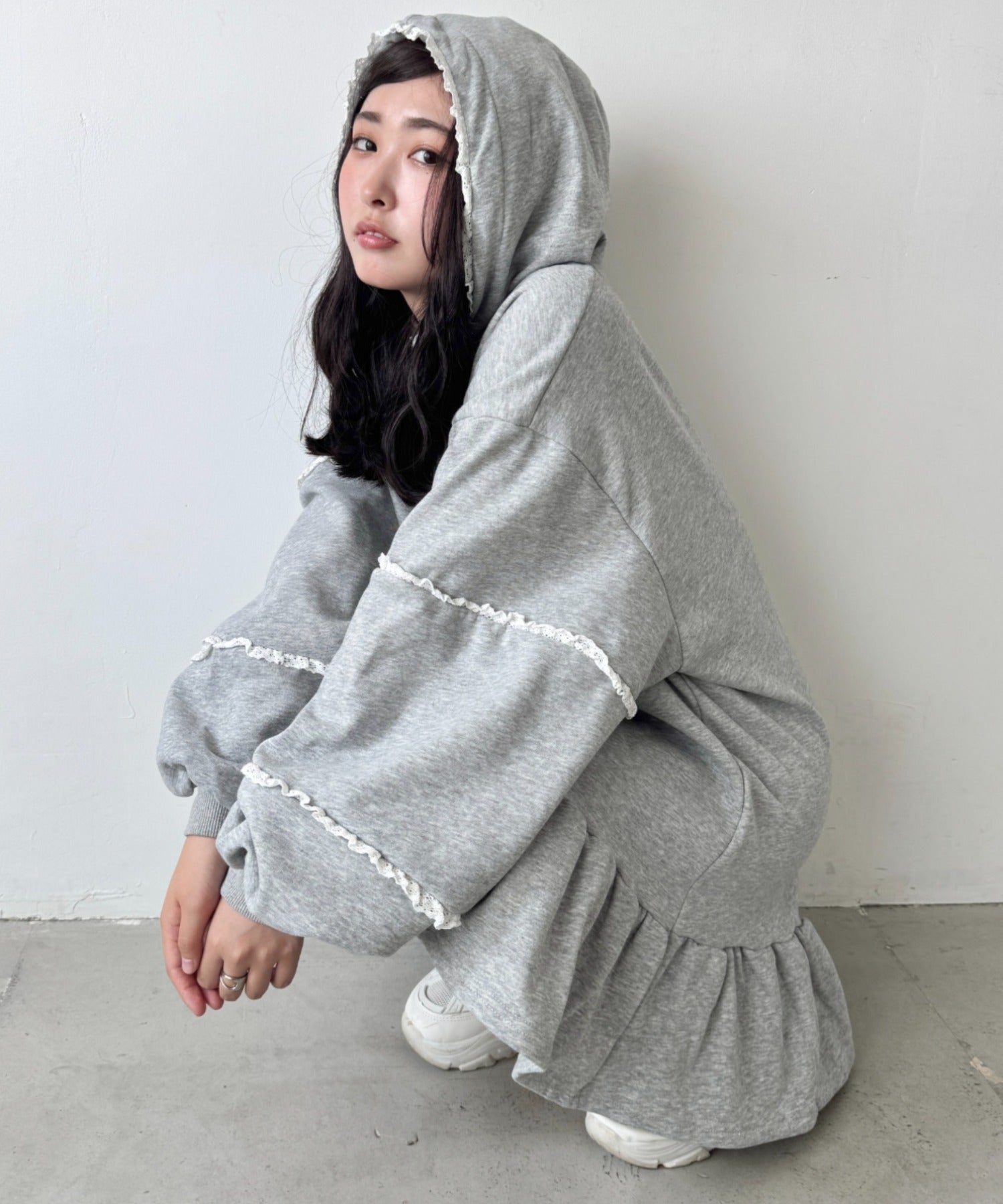 フリルフーディーミニワンピース | SL2256098 | グレー – Outfitter lab