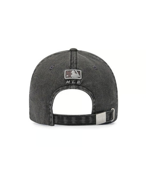 MLB KOREA(エムエルビーコリア)/ヴィンテージ ダメージ エンボス加工 ベースボール キャップ 帽子/Vintage Embossed Damage Unstruck Ball Cap | AT5253065 | ブラック