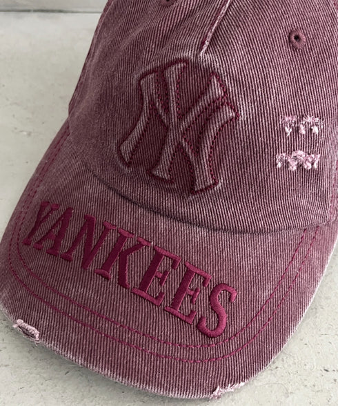 MLB KOREA(エムエルビーコリア)/ヴィンテージ ダメージ エンボス加工 ベースボール キャップ 帽子/Vintage Embossed Damage Unstruck Ball Cap | AT5253065 | ワインレッド