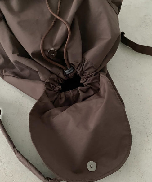 【大容量】ドロストナイロンバックパック/リュック | CL1256033 | ブラウン