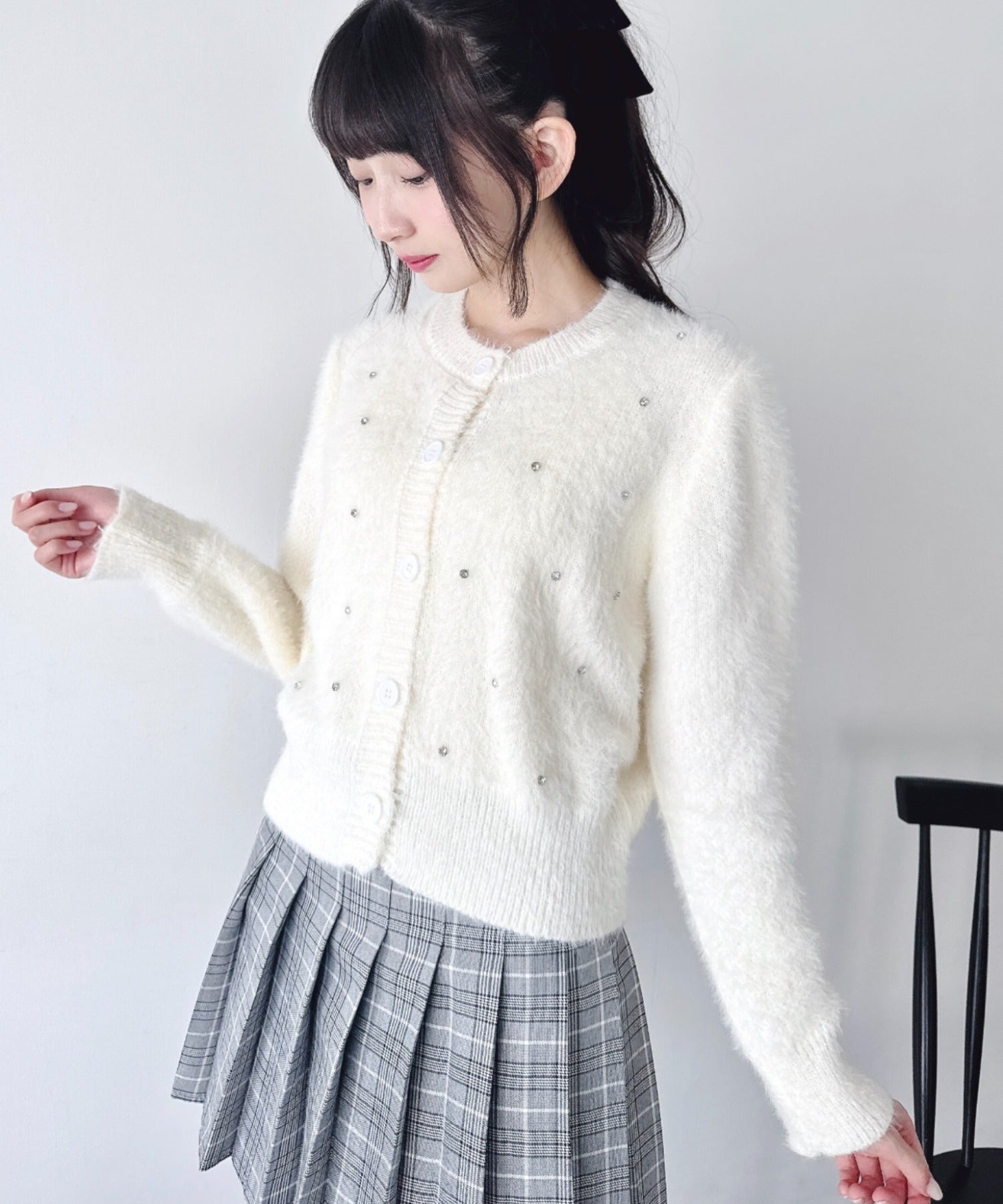 kay me ミルキーホワイト　ビジューカーディガン カーディガン– kay me