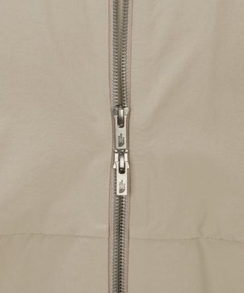 THE NORTH FACE(ザ・ノースフェイス)/軽量 ワンポイントロゴ ジャケット ノーカラーブルゾン/M'S STUD BOMBER | IM2253078 | ダークベージュ