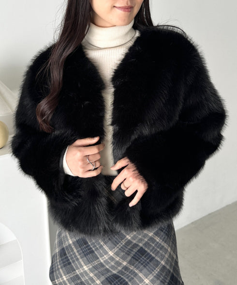 ノーカラーショート丈フェイクファージャケット | CL2256058 | ブラック