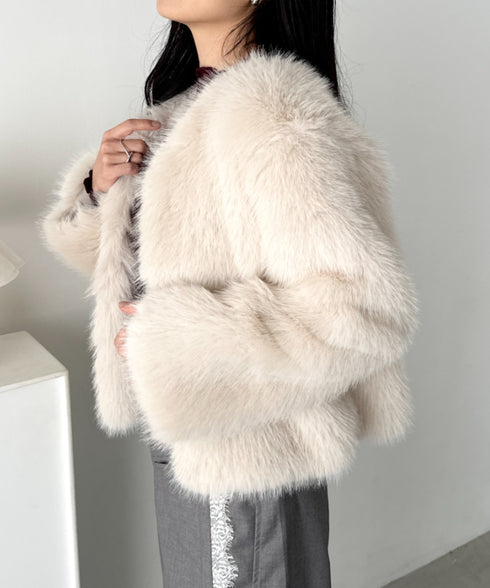 ノーカラーショート丈フェイクファージャケット | CL2256058 | アイボリー