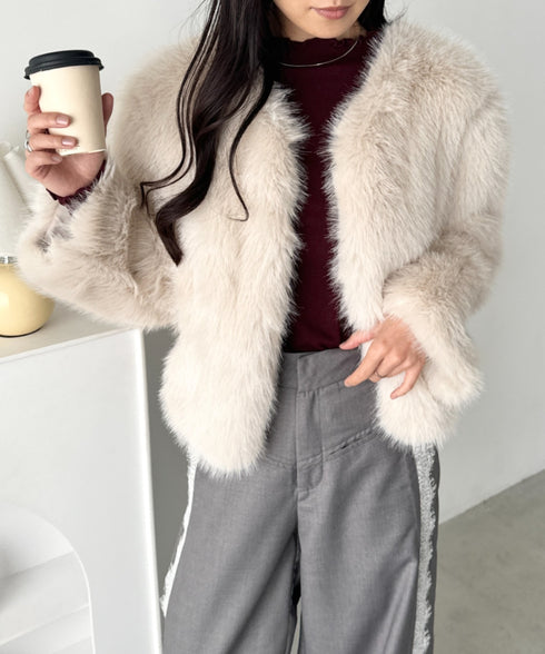 ノーカラーショート丈フェイクファージャケット | CL2256058 | アイボリー