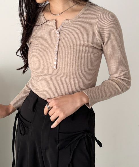 ヘンリーネックコンパクトリブトップス | CL2253035 | ベージュ