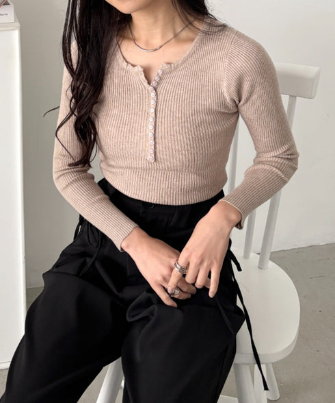 ヘンリーネックコンパクトリブトップス | CL2253035 | ベージュ