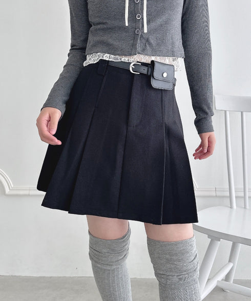 ポーチベルト付きパネルプリーツミニスカート | LO2256064 | ブラック
