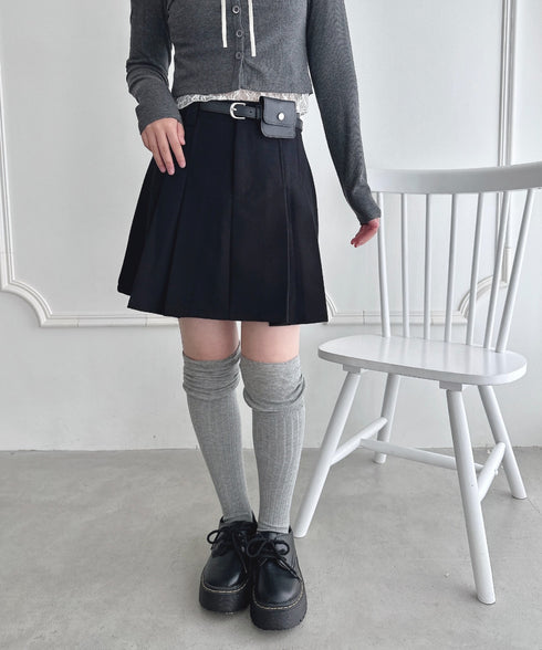 ポーチベルト付きパネルプリーツミニスカート | LO2256064 | ブラック