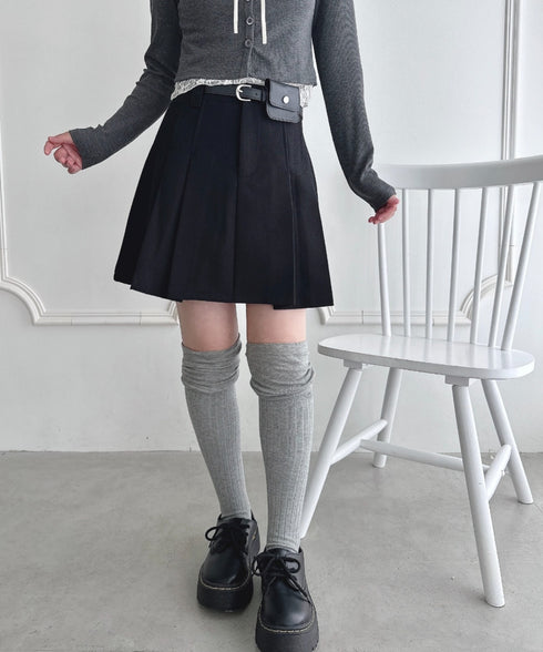 ポーチベルト付きパネルプリーツミニスカート | LO2256064 | ブラック