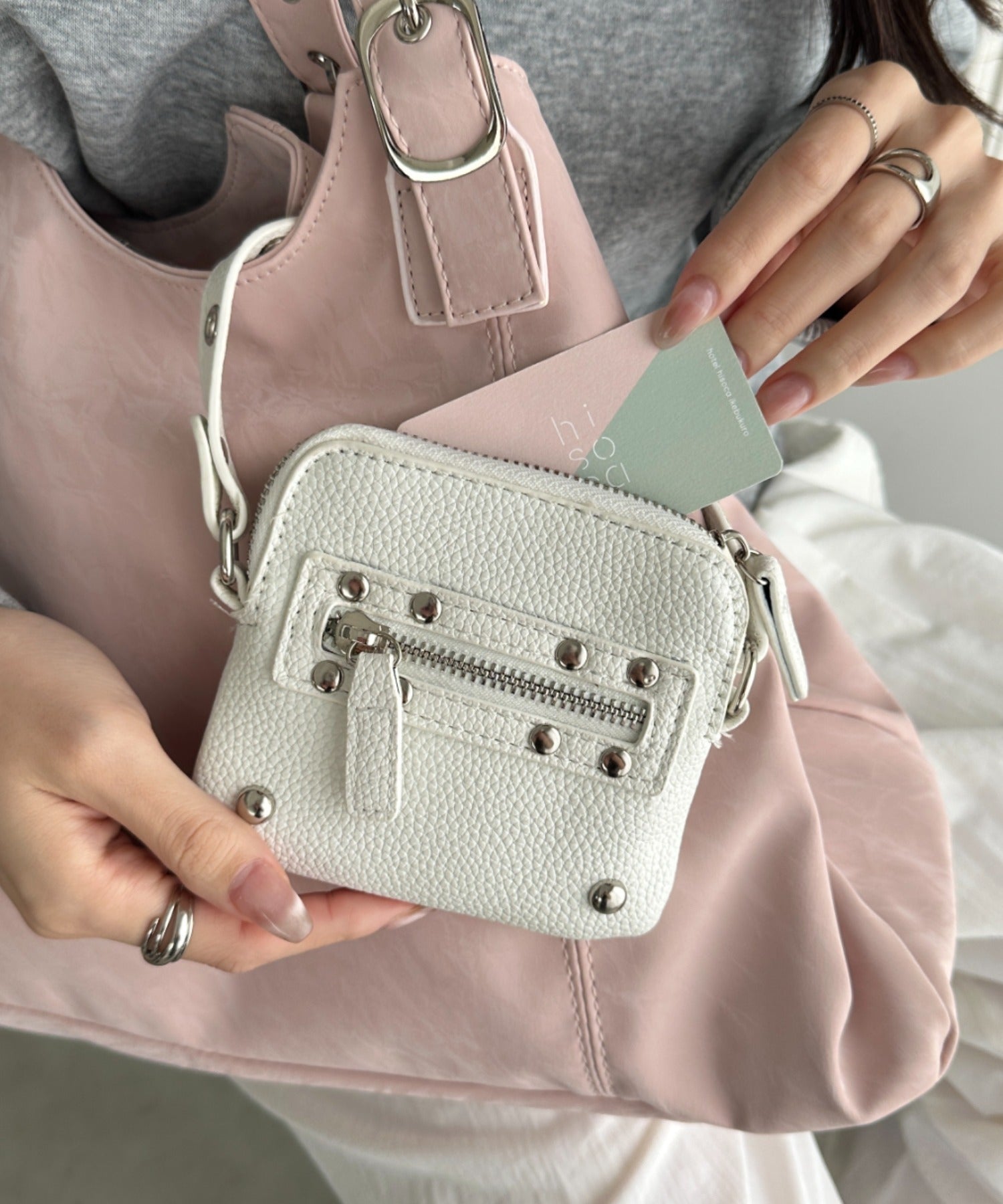 スタッズデザインPUカードケース | WR6256048 | ホワイト – Outfitter lab