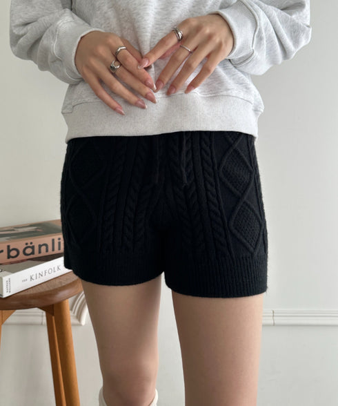 ケーブルニットショートパンツ | MD2256045 | ブラック