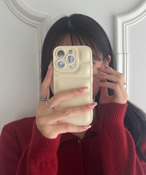 【iPhone13~iPhone16対応】ダウン風デザインスマホケース | WR6256051 | ホワイト