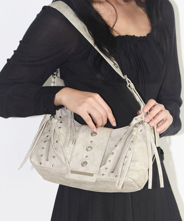 ILLIGO(イリゴ)/ヴィンテージ アイレット スタッズ ショルダーバッグ/RIFF EYELET SHOULDER BAG | AT1254028 | ベージュ