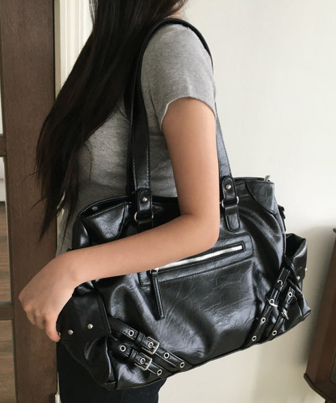 anyonemore(エニワンモア)/2WAY 大容量 スタッズベルト ショルダーバッグ トートバッグ/Riva Glossy Stud 2way Bowsew Cross Shoulder Bag | AT1254040 | ブラック