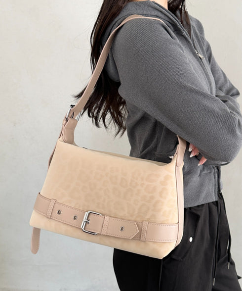 レオパードスクエアベルトショルダーバッグ | BA1256054 | アイボリー