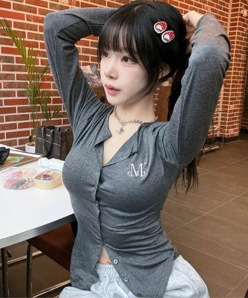 MUCENT(ムセント)/スリム フィット ラウンドネック カーディガン/ANZ SLIM FIT R-NECK CARDIGAN | AT2254056 | チャコールグレー