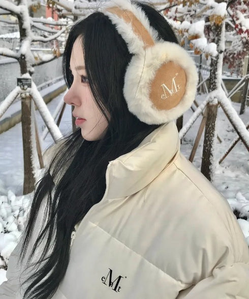MUCENT(ムセント)/刺しゅう入り 折り畳み式 ムートン ファー イヤーマフ/BEAR FUR EARMUFF | AT6254059 | キャメル